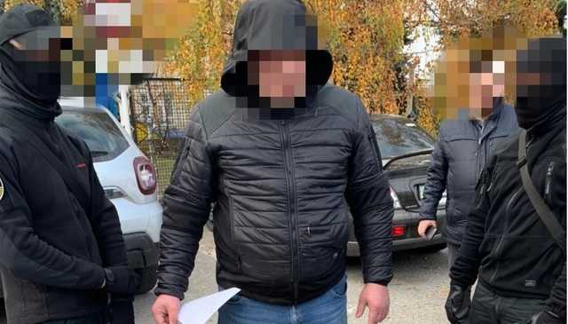 В Киеве следователь обещал помочь подозреваемому за 70 тысяч гривен