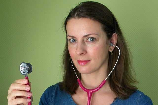 Дети перешли в группу риска, они болеют коронавирусом чаще и тяжелее — врач-педиатр