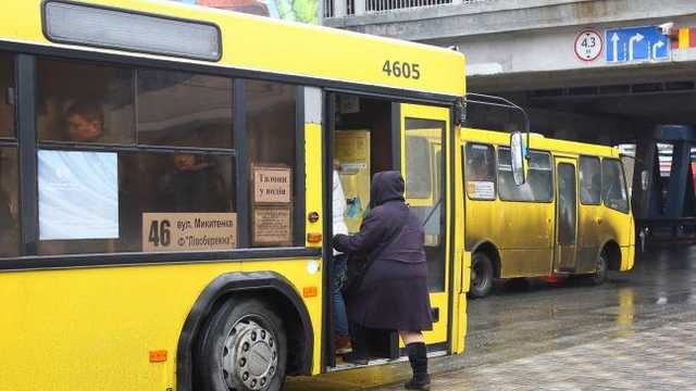 Транспорт для вакцинированных: в Ровенской области ужесточают ограничения для непривитых