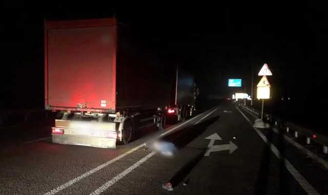 В Белой Церкви несовершеннолетний прыгнул с моста прямо на грузовик