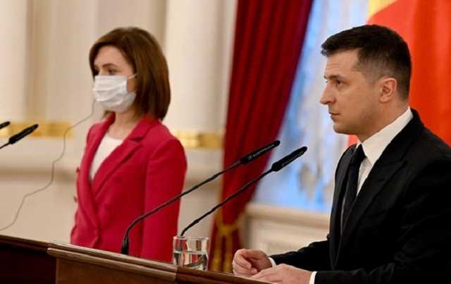 Зеленский провел разговор с Санду: Украина готова дальше помогать Молдове в энергобезопасности