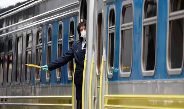 Вокруг Киева запустили специальный ретро-поезд