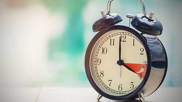 Украинцы переходят на зимнее время