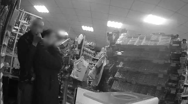 В Херсоне наркоман захватил в заложницы продавщицу и угрожал ей ножом