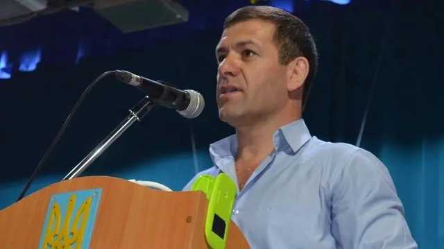 Депутат одесского облсовета просит присылать ему фото, как коронавирус распыляют из самолетов