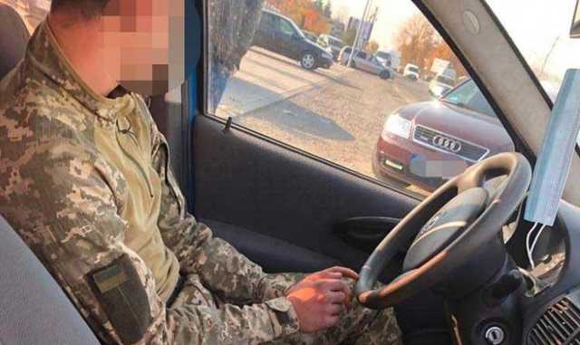 Закарпатский пограничник попался на взятке в тысячу долларов