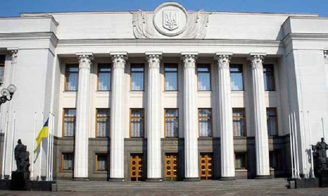 Нардепов и журналистов будут пускать в Раду только с COVID-сертификатом