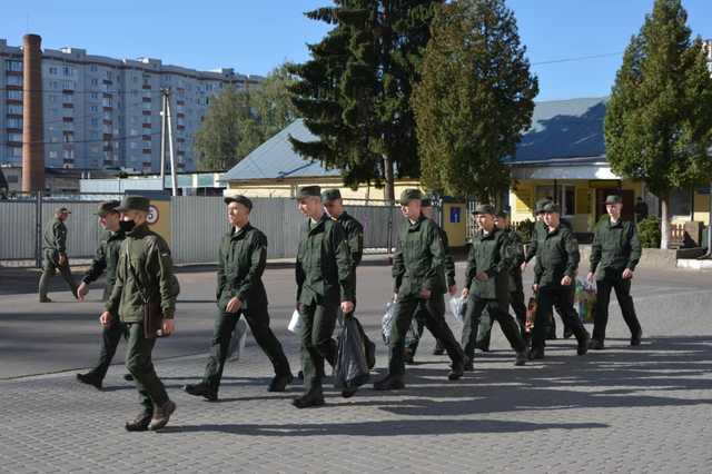 В Винниках нацгвардейцев использовали вместо рабочих подрядной компании