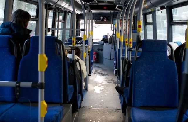 В Мелитополе два парня едва не подрались за место в маршрутке