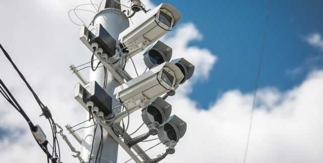 Камеры автофиксации помогут штрафовать за езду по встречке и проезд на красный свет