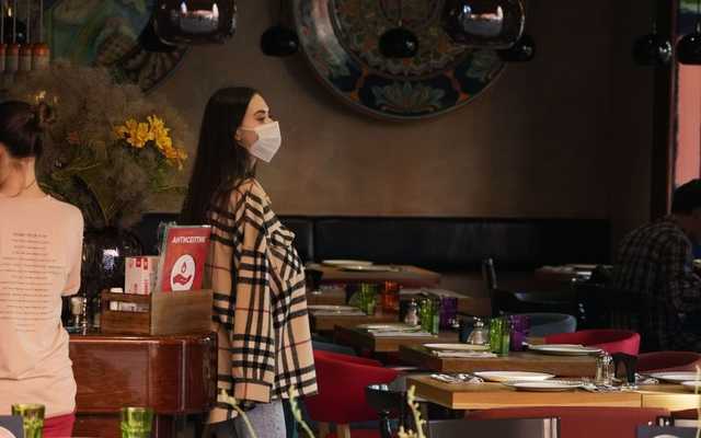 Во Львове ввели "комендантские часы" для кафе и ресторанов