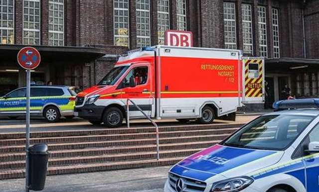 В Германии трех пассажиров поезда ранили ножом