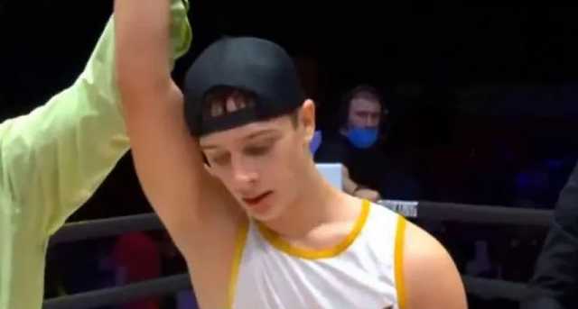 Поединок в Грозном: сына Кадырова на боксерском турнире назвали "позором" и "клоунадой"