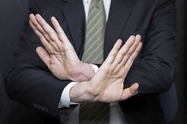 С 8 ноября невакцинированных чиновников и учителей начнут отстранять от работы