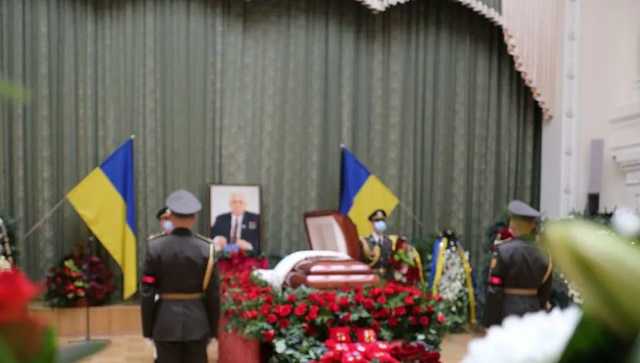 В Киеве простились с экс-нардепом Звягильским, умершим от осложнений коронавируса