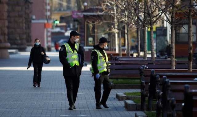 Не прошли вакцинацию от COVID: в Украине отстранили от работы более 400 полицейских