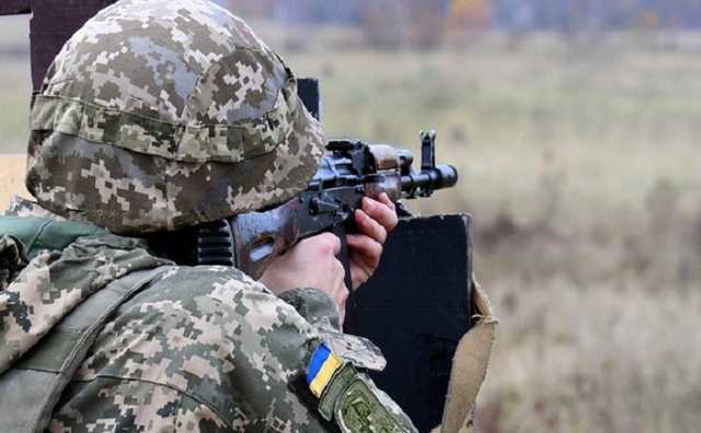 Обстреливали из стрелкового оружия и гранатометов: боевики дважды открыли огонь на Донбассе