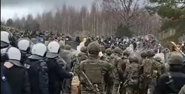 Две большие группы мигрантов прорвали границу Польши со стороны Беларуси