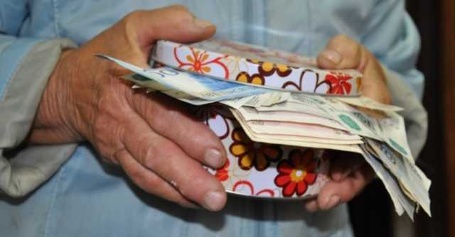 Мошенница напала на пенсионера, но он смог ее задержать