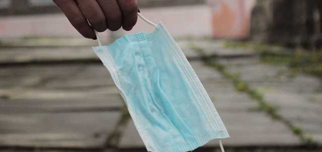 Зайшов на заправку без маски: у Рівному патрульні затримали чоловіка