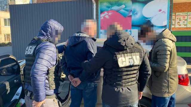 "Торговали" разрешениями на оружие: в Нацполиции Кировоградщины разоблачили коррупционную схему