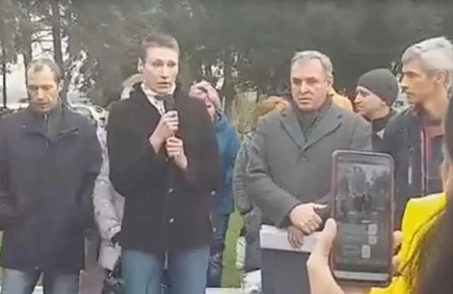 Украинцы-антивакцинаторы объяснили, почему не верят в коронавирус