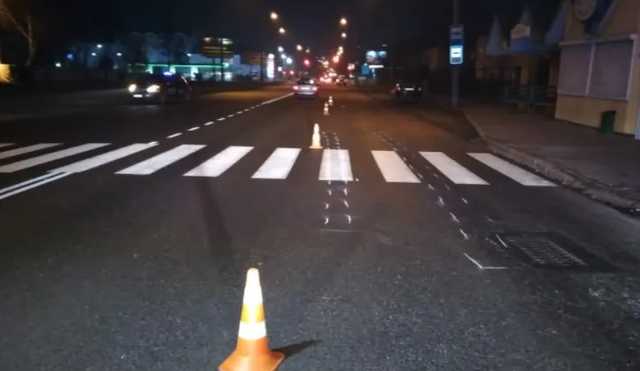 В Луцке авто вылетело на тротуар и сбило епископа: священнослужитель умер