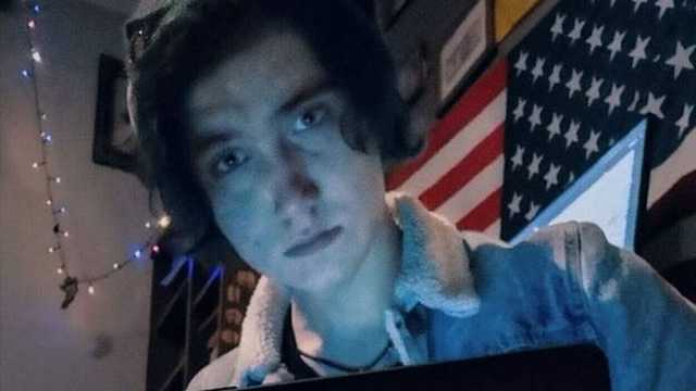 Львовский подросток похвастался советским флагом в комнате и назвал патриотов "животными"