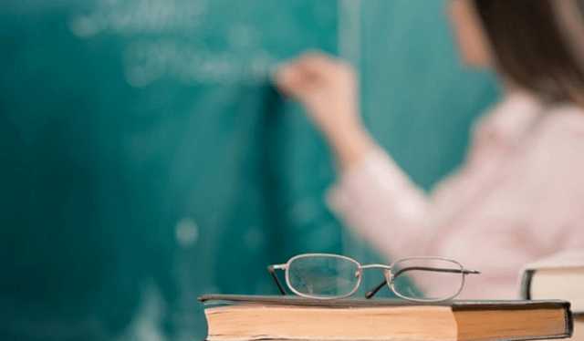 Понад 1200 невакцинованих викладачів та вчителів відсторонили від роботи лише на Харківщині