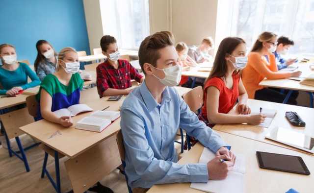 Пора за парты: в Ивано-Франковске отменили дистанционку для 5-11 классов