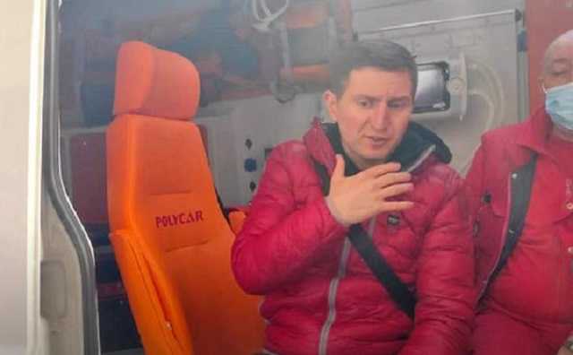 Во Львове антивакцинаторы штурмовали больницу, где их вожак "укрылся" от суда