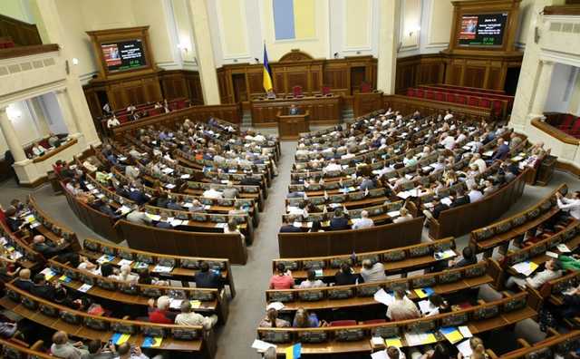 Во втором чтении ВР планирует ужесточить наказание за подделку COVID-документов