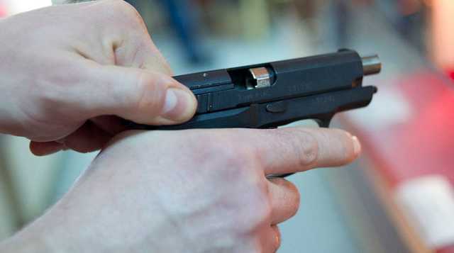 В метро Харькова экс-правоохранитель устроил стрельбу из-за ношения маски: есть пострадавший