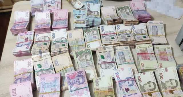 Бывшие работники налоговой в Полтаве отмыли не менее 500 млн гривен, - СБУ