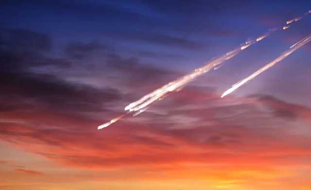 В России с неба упал неизвестный объект: его зафиксировали на видео