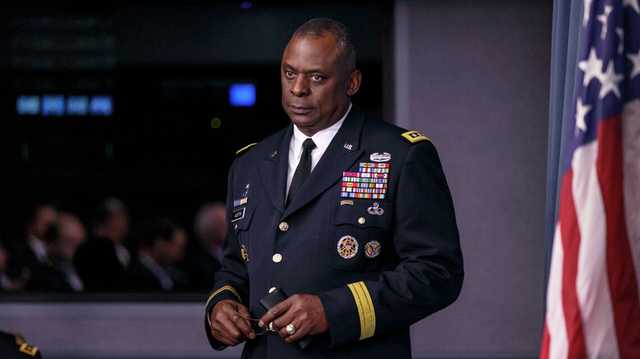 США внимательно следят за военной активностью РФ и консультируются с Украиной, - Остин