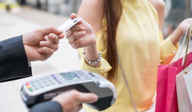 Количество безналичных операций выросло в Украине более чем на 30%