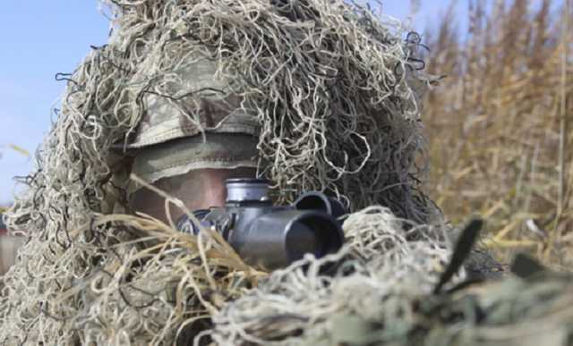 На Донбассе снайпер обезвредил российского оккупанта