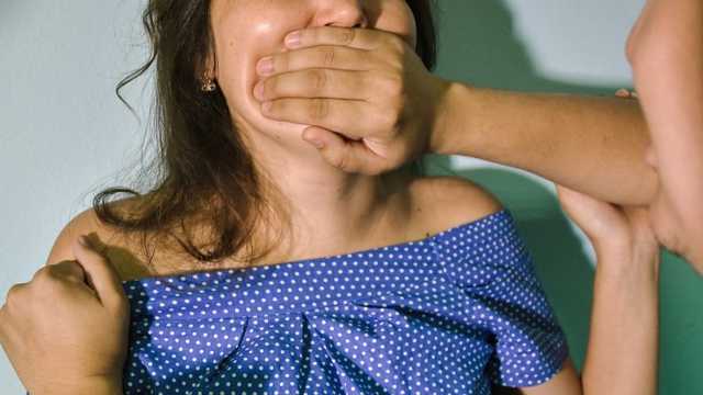 Вывезли на ферму и насиловали три дня: В Полтаве группа мужчин похитила девушку