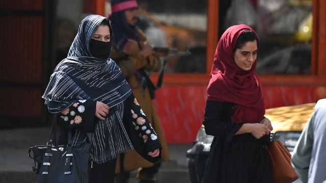 Таліби заборонили жінкам зніматися у телевізійних драмах