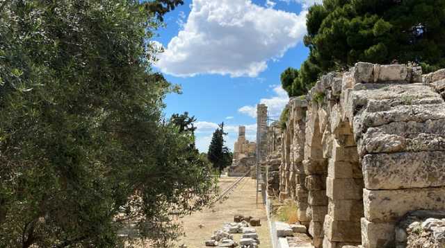 В Греции ввели новые карантинные ограничения после роста смертности от коронавируса