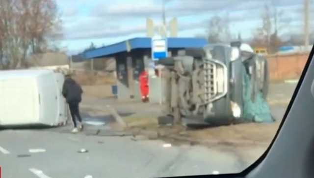 В Житомирской области перевернулись два микроавтобуса