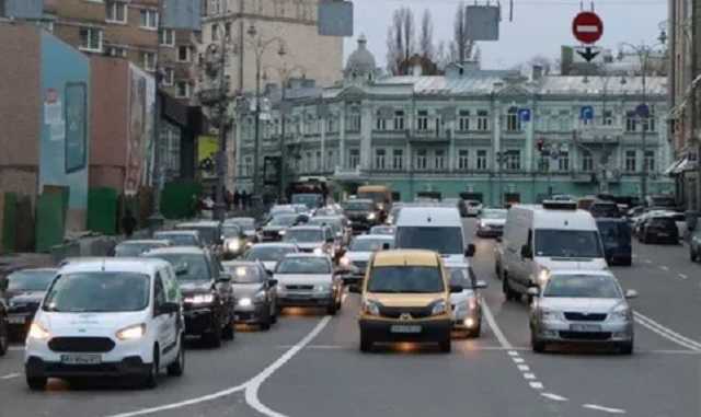 В центре Киеве ограничат движение транспорта