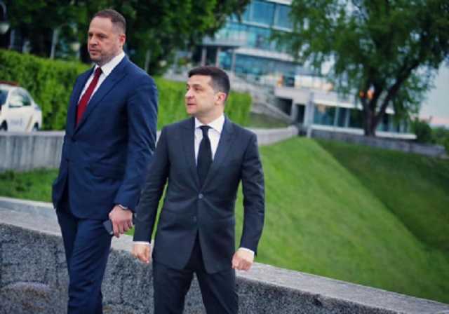 Сегодня страной руководит не Зеленский, а Ермак, - Гордон