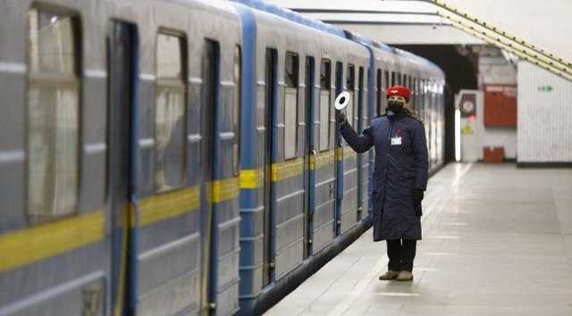 В метро Киева обнаружили подозрительный предмет: закрыли станцию "Славутич"