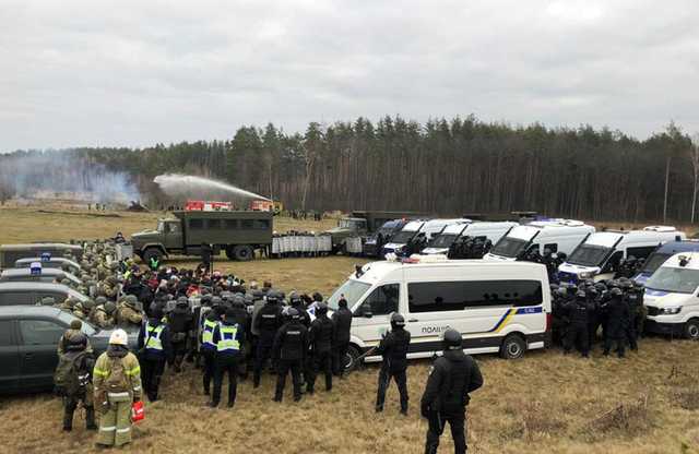 Под Житомиром силовики во время учений тренировались задерживать агрессивных мигрантов из Беларуси