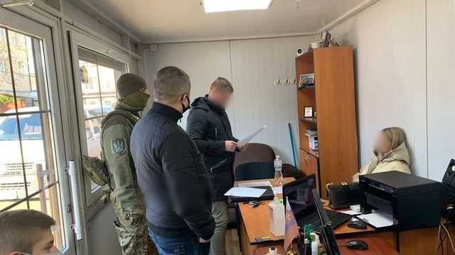 Подделывали сертификаты вакцинации: на Закарпатье разоблачили преступную фирму