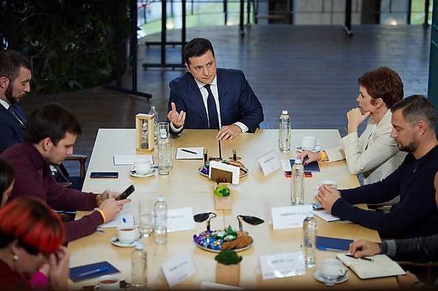 Давиденко: Зеленский ведет себя как идиот, потому что он и есть идиот