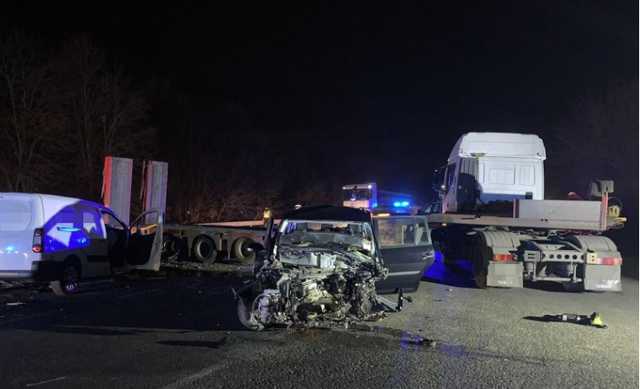 В тройном ДТП под Винницей фура выехала на встречку, убив супругов