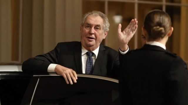 Президента Чехии Земан выписался из коронавирусного отделения после двух дней болезни